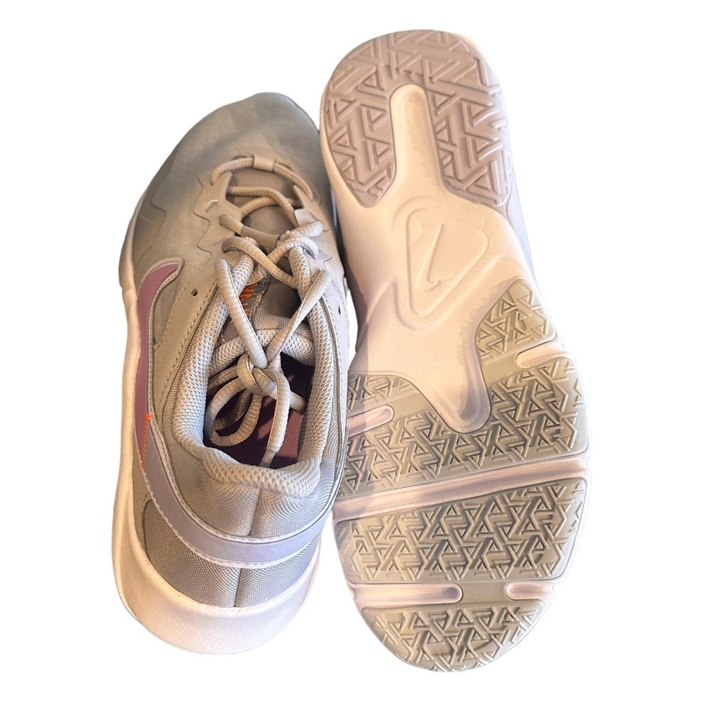 CLEARANCE NIB W Nike Legend Essential 2 - Picture 2 of 7